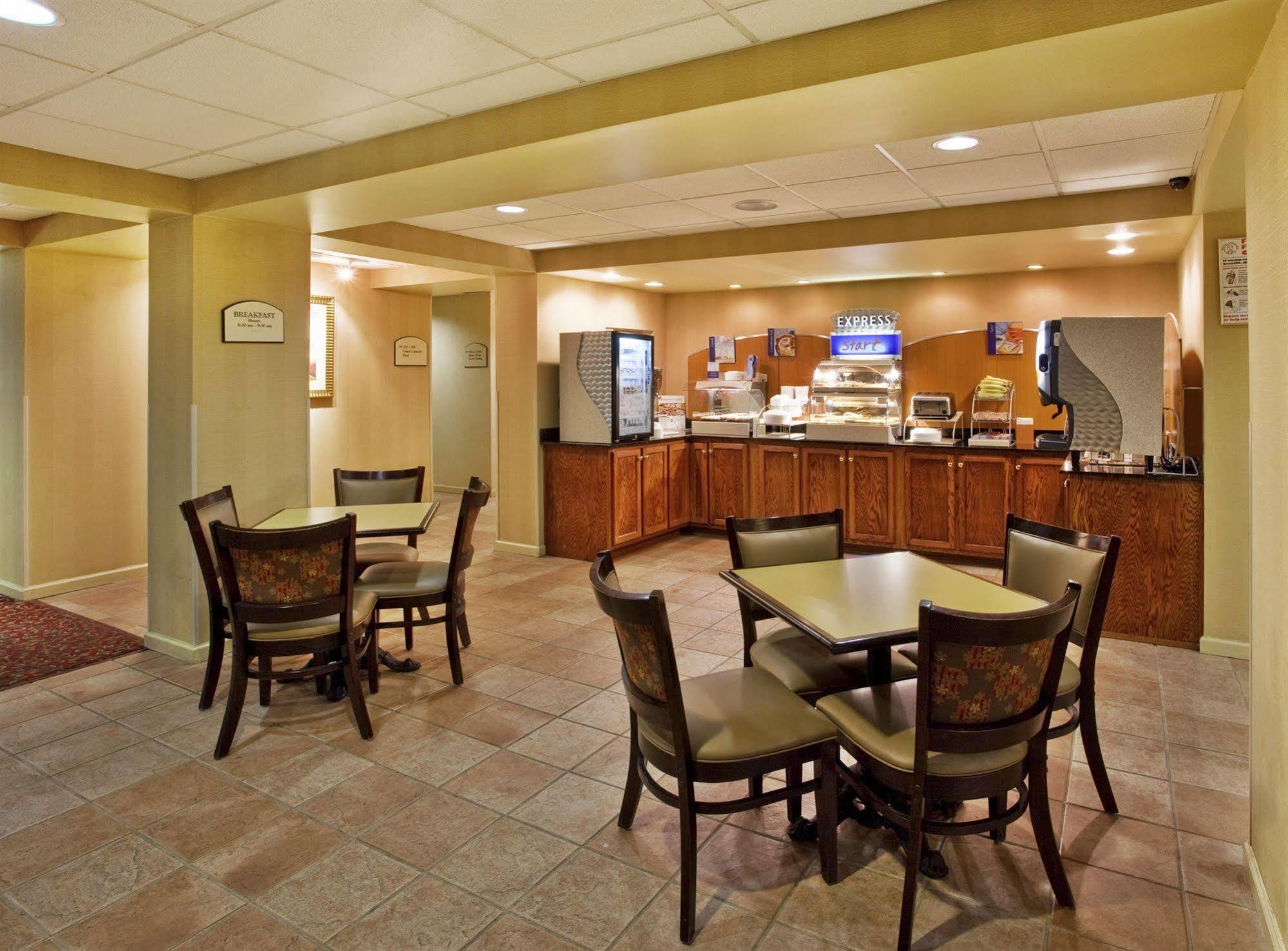 Spark By Hilton Calhoun Restaurant billede
